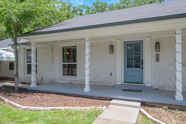 213 N Oaks Drive, Grand Saline, TX 75140