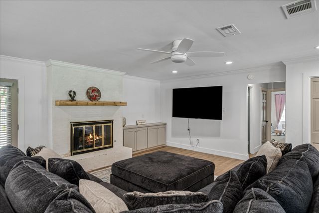 213 N Oaks Drive, Grand Saline, TX 75140