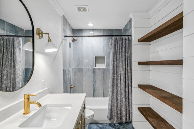 213 N Oaks Drive, Grand Saline, TX 75140