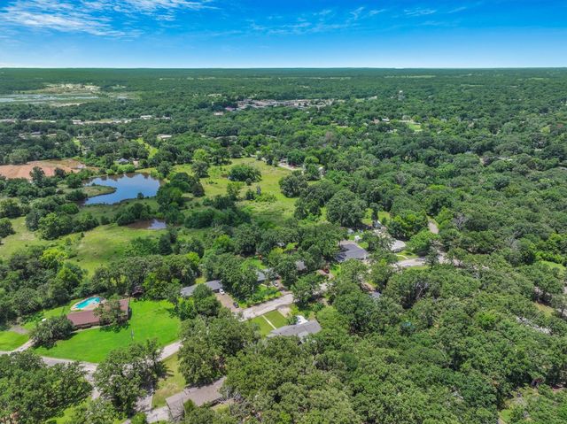 213 N Oaks Drive, Grand Saline, TX 75140