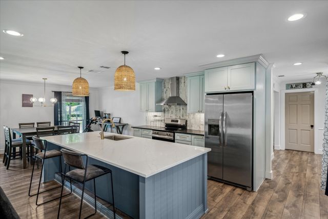 213 N Oaks Drive, Grand Saline, TX 75140