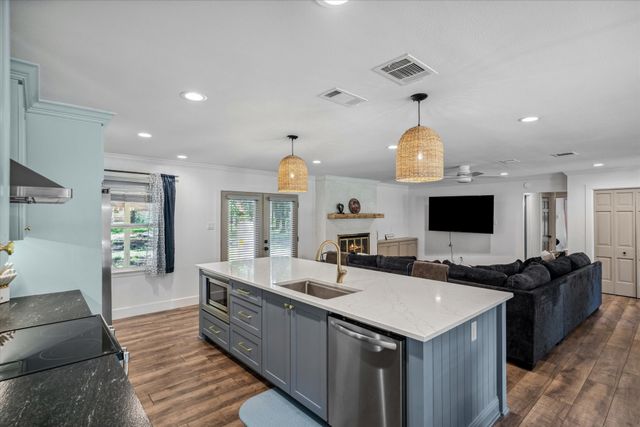 213 N Oaks Drive, Grand Saline, TX 75140