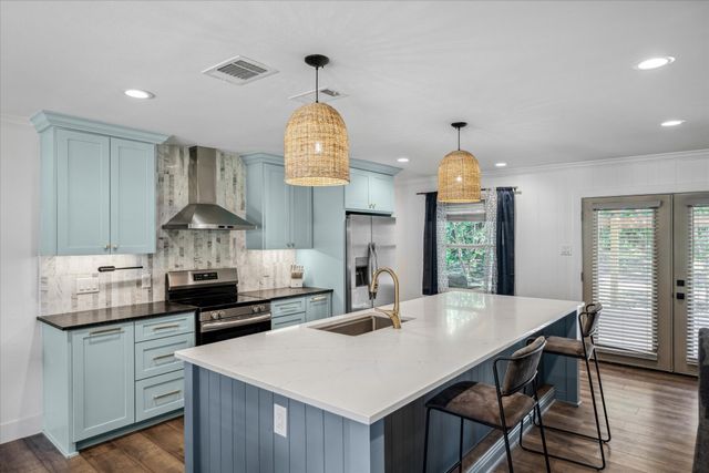 213 N Oaks Drive, Grand Saline, TX 75140