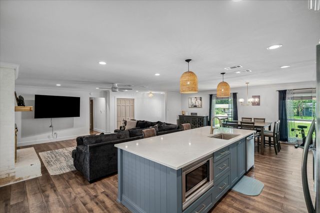 213 N Oaks Drive, Grand Saline, TX 75140