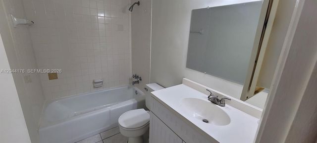 1340 NE 28th Avenue 129, Pompano Beach, FL 33062