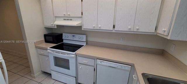 1340 NE 28th Avenue 129, Pompano Beach, FL 33062