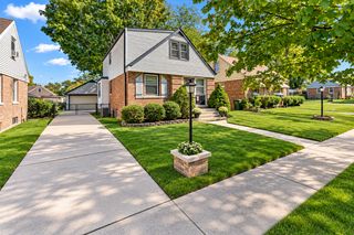 17951 Commercial Avenue, Lansing, IL 60438