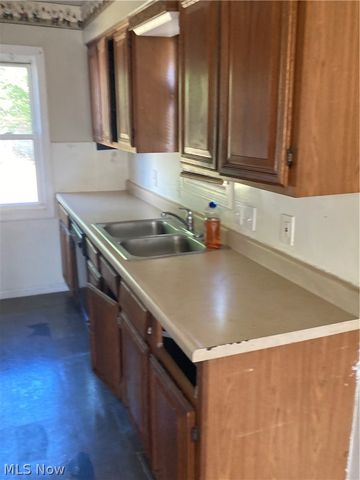 4386 W 48th Street, Cleveland, OH 44144