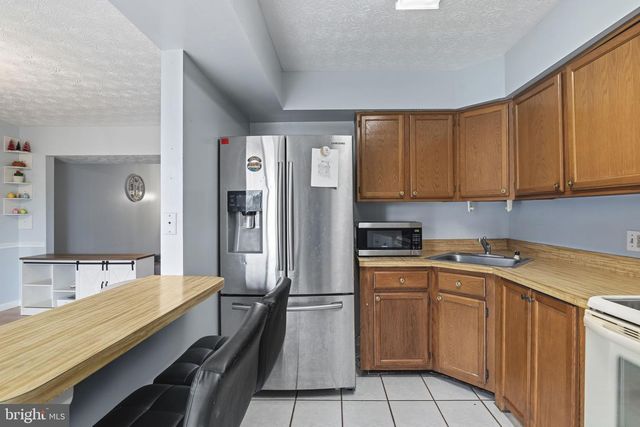 138 HIGHSHIRE CT, Dundalk, MD 21222