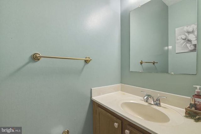 138 HIGHSHIRE CT, Dundalk, MD 21222