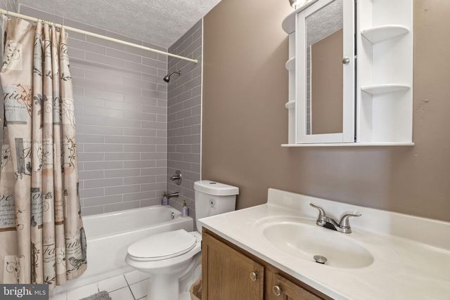 138 HIGHSHIRE CT, Dundalk, MD 21222