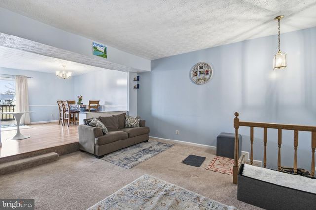 138 HIGHSHIRE CT, Dundalk, MD 21222