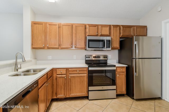 8761 PINEVALLEY Lane, Jacksonville, FL 32244