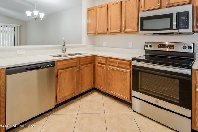 8761 PINEVALLEY Lane, Jacksonville, FL 32244