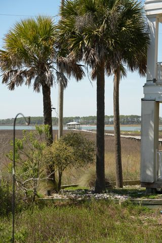 1024 W Ashley Avenue, Folly Beach, SC 29439