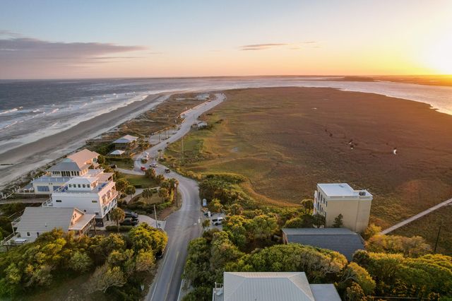 1024 W Ashley Avenue, Folly Beach, SC 29439