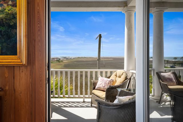 1024 W Ashley Avenue, Folly Beach, SC 29439