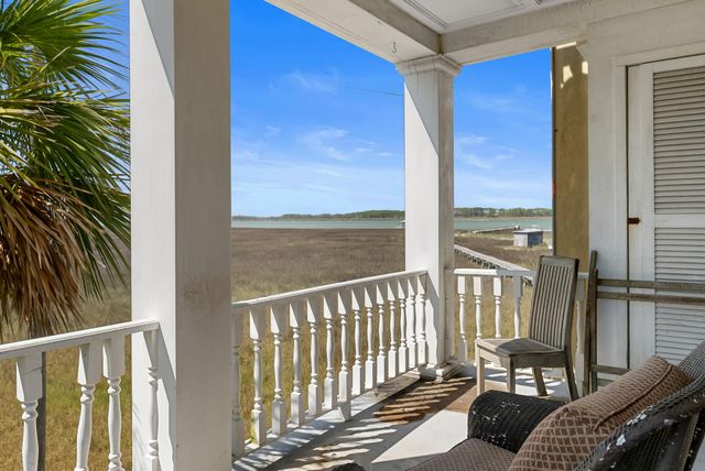 1024 W Ashley Avenue, Folly Beach, SC 29439