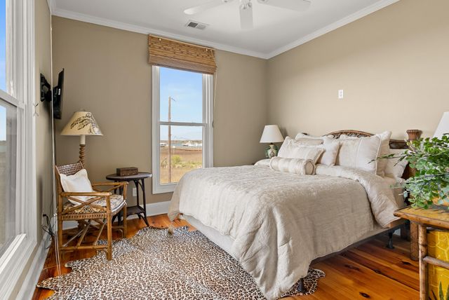 1024 W Ashley Avenue, Folly Beach, SC 29439