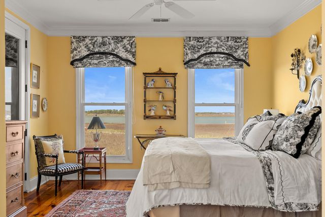 1024 W Ashley Avenue, Folly Beach, SC 29439