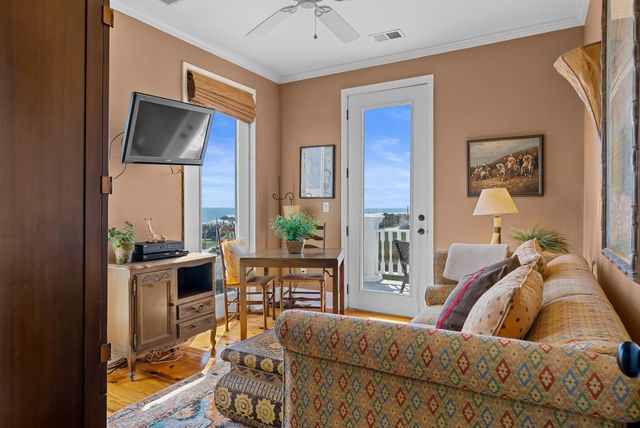 1024 W Ashley Avenue, Folly Beach, SC 29439