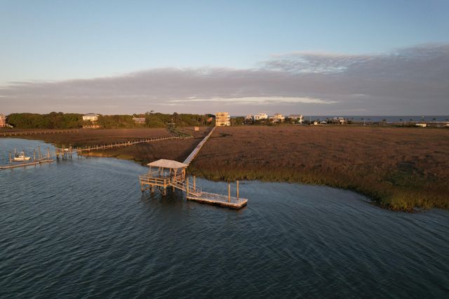 1024 W Ashley Avenue, Folly Beach, SC 29439