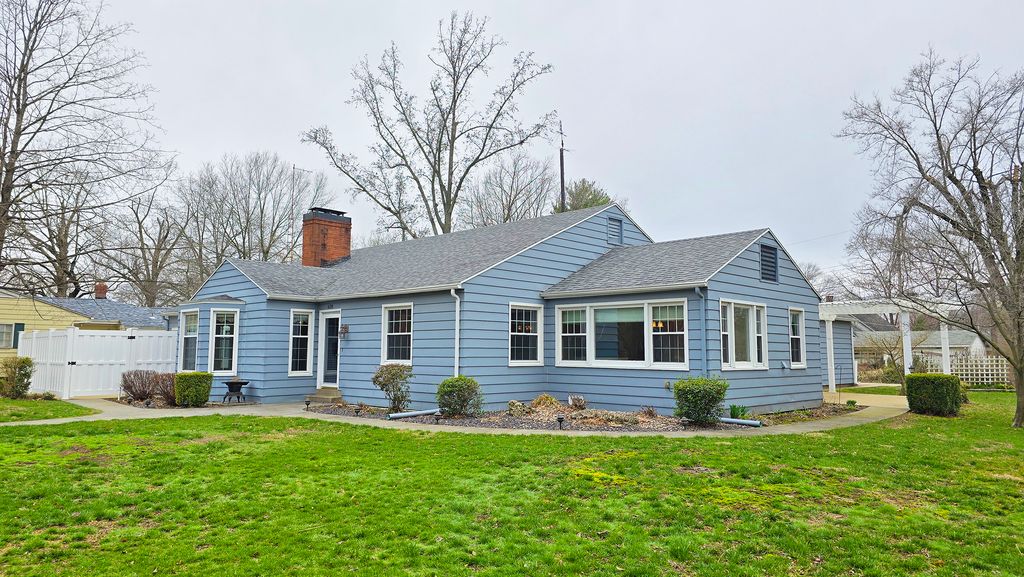 Image 2 of property listing at 630 Short Street, Centralia, IL 62801