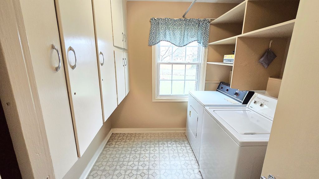 Image 17 of property listing at 630 Short Street, Centralia, IL 62801