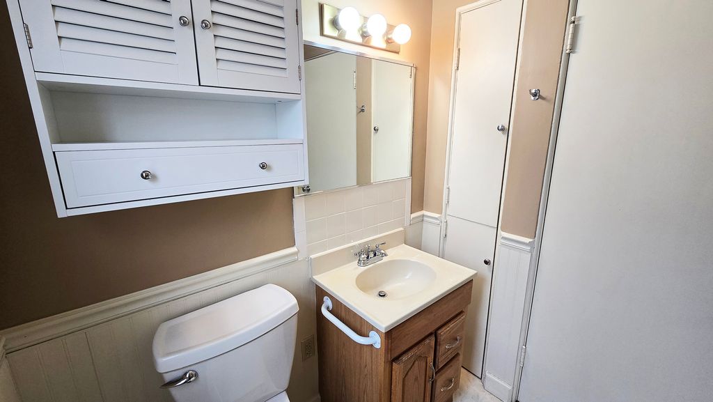 Image 21 of property listing at 630 Short Street, Centralia, IL 62801