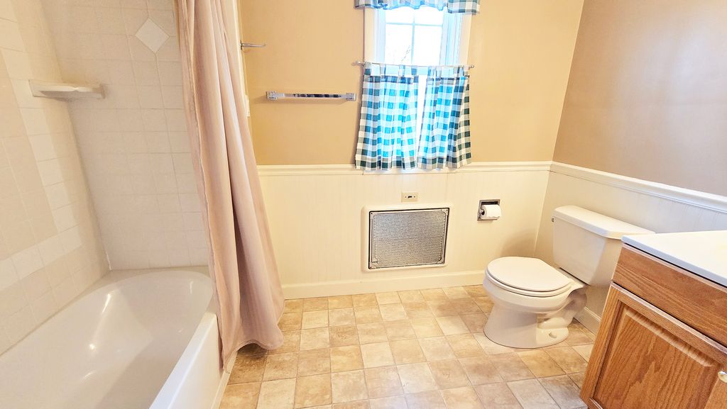 Image 25 of property listing at 630 Short Street, Centralia, IL 62801