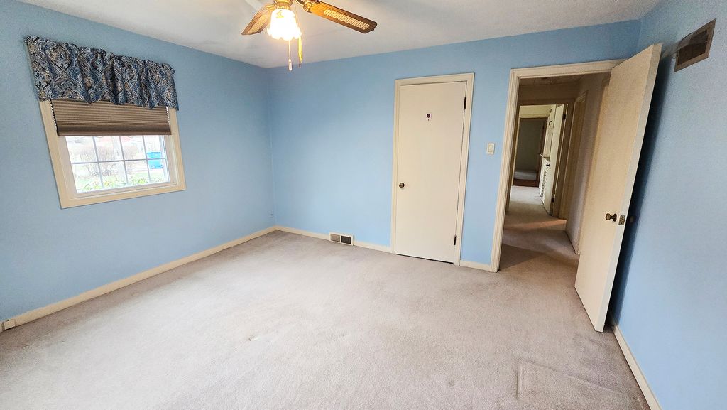 Image 28 of property listing at 630 Short Street, Centralia, IL 62801