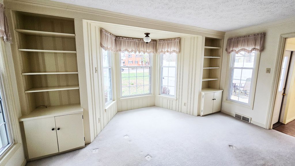 Image 33 of property listing at 630 Short Street, Centralia, IL 62801