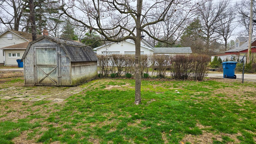 Image 9 of property listing at 630 Short Street, Centralia, IL 62801