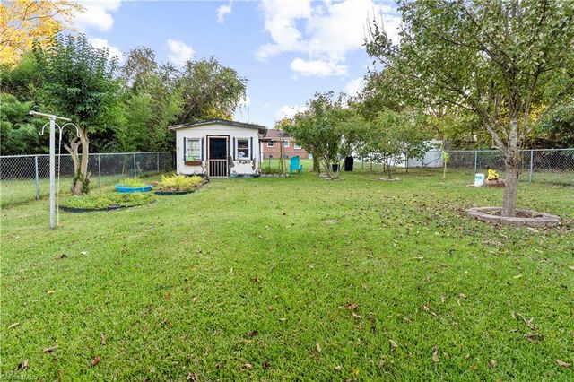 2112 Vale Place, Greensboro, NC 27401