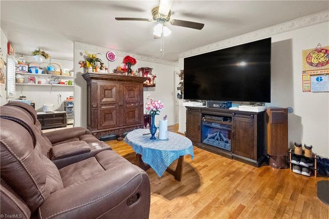 2112 Vale Place, Greensboro, NC 27401