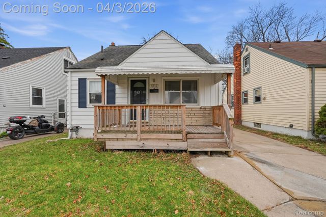 1832 E Goulson Avenue, Hazel Park, MI 48030