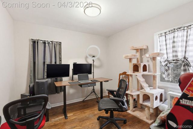 1832 E Goulson Avenue, Hazel Park, MI 48030