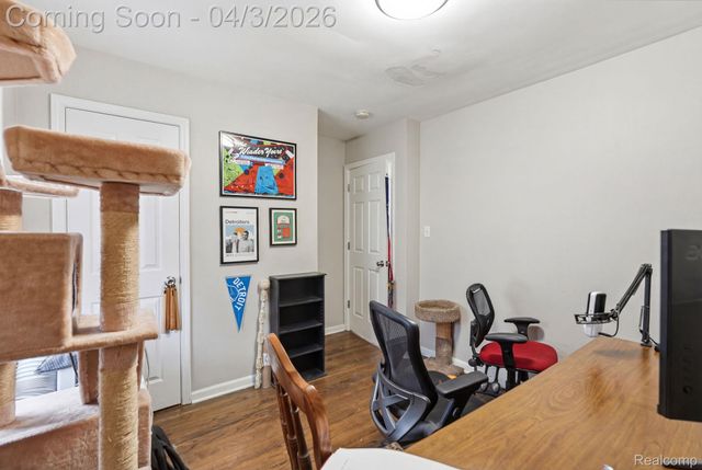 1832 E Goulson Avenue, Hazel Park, MI 48030