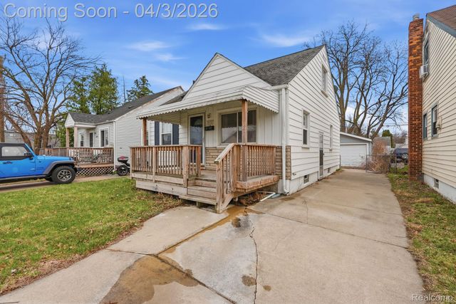 1832 E Goulson Avenue, Hazel Park, MI 48030