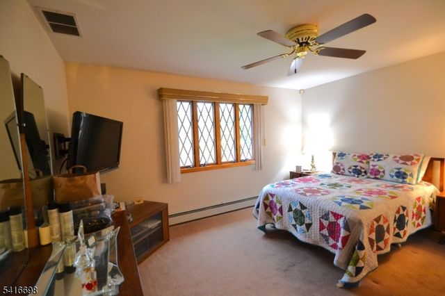 16 Essex St, Clifton City, NJ 07014