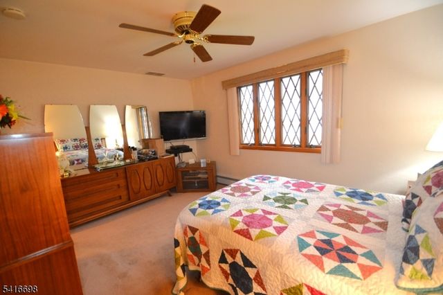 16 Essex St, Clifton City, NJ 07014