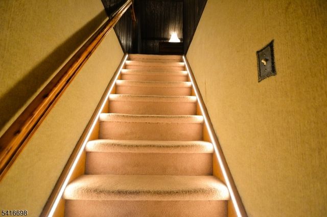 16 Essex St, Clifton City, NJ 07014