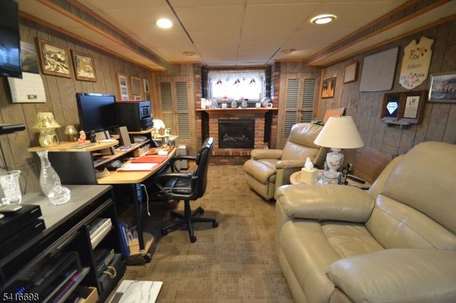 16 Essex St, Clifton City, NJ 07014