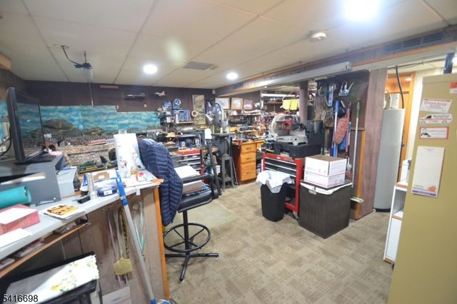 16 Essex St, Clifton City, NJ 07014