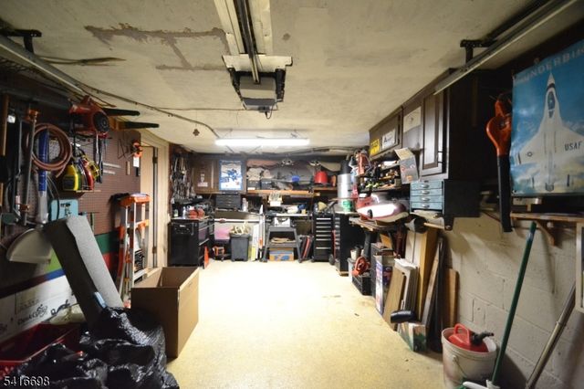 16 Essex St, Clifton City, NJ 07014