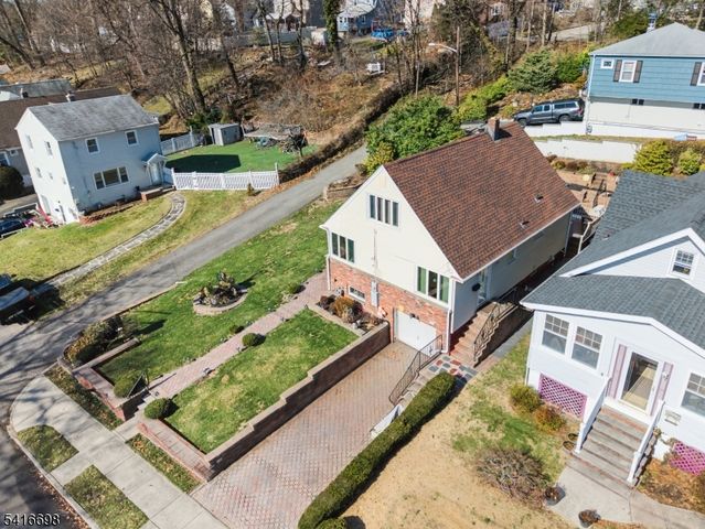 16 Essex St, Clifton City, NJ 07014