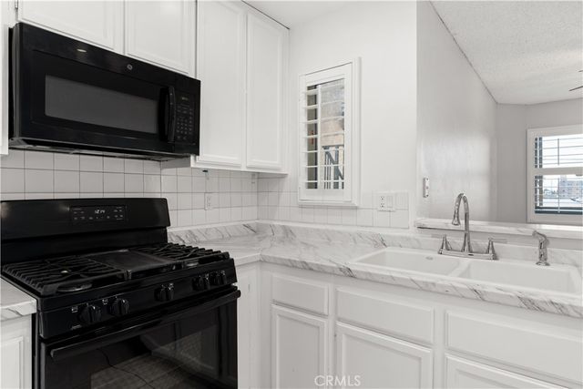 13100 Bromont Avenue 15, Sylmar, CA 91342