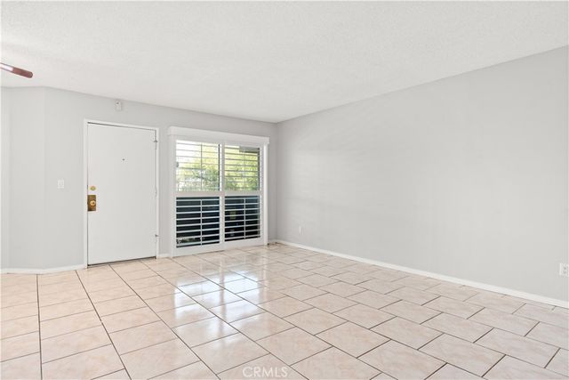 13100 Bromont Avenue 15, Sylmar, CA 91342