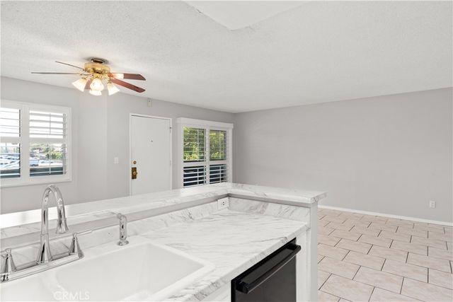 13100 Bromont Avenue 15, Sylmar, CA 91342