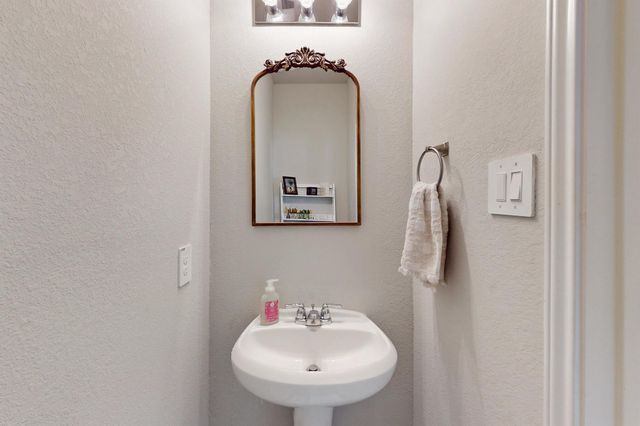 4710 Las Casitas Way, Bryan, TX 77807